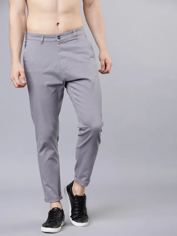  Highlander Men Grey Tapered Fit Solid Casual Trousers