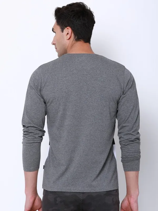  Highlander Men Grey Colourblocked Round Neck T-Shirts