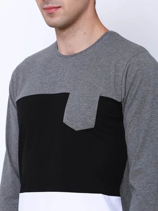  Highlander Men Grey Colourblocked Round Neck T-Shirts