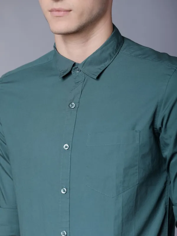  Highlander Men Teal Solid Slim Fit Casual Shirts