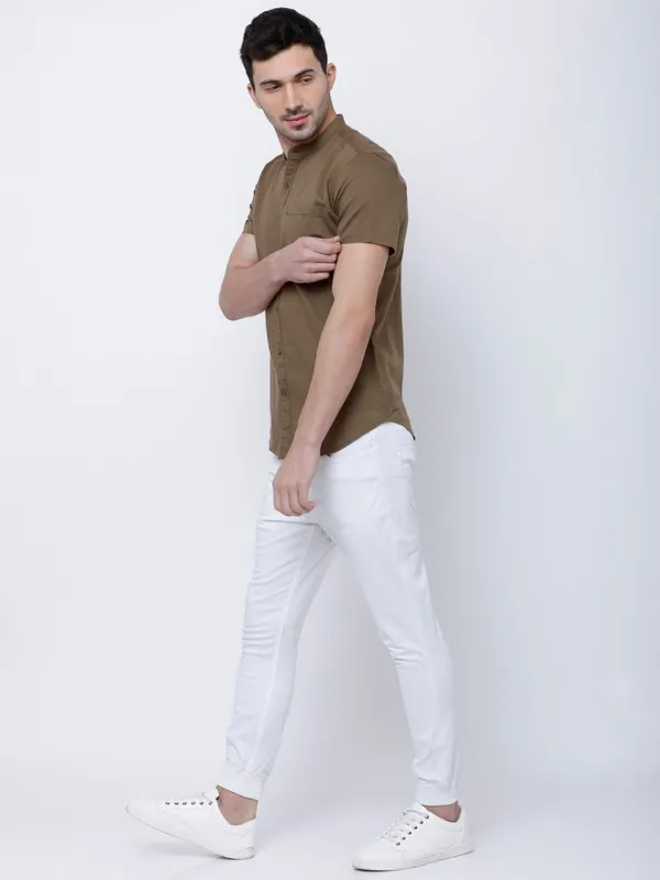 Highlander Men Brown Solid Slim Fit Casual Shirt