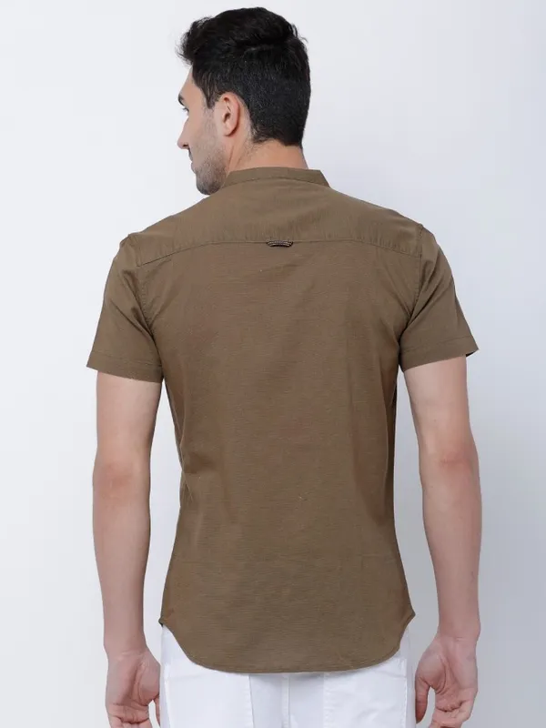 Highlander Men Brown Solid Slim Fit Casual Shirt