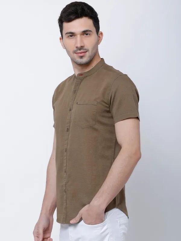 Highlander Men Brown Solid Slim Fit Casual Shirt