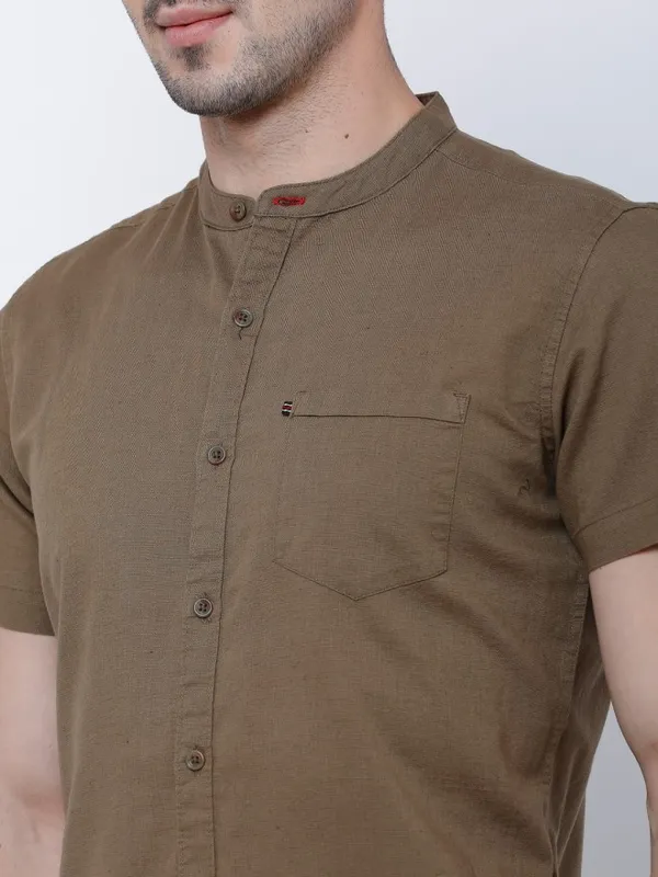 Highlander Men Brown Solid Slim Fit Casual Shirt
