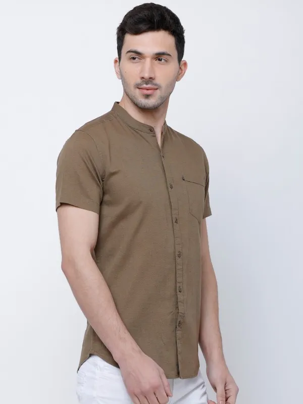 Highlander Men Brown Solid Slim Fit Casual Shirt