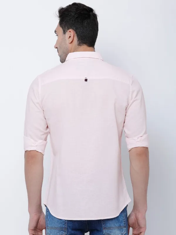  Highlander Men Pink Solid Slim Fit Casual Shirts