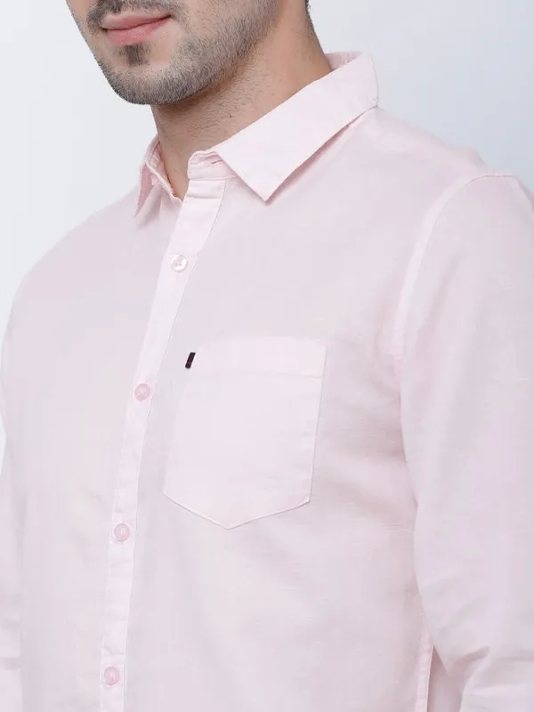  Highlander Men Pink Solid Slim Fit Casual Shirts