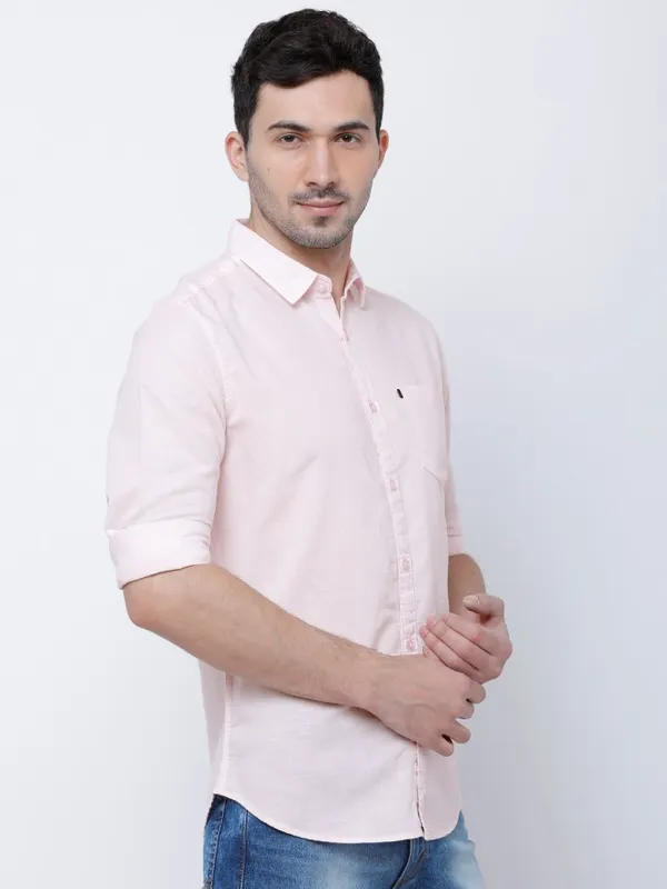  Highlander Men Pink Solid Slim Fit Casual Shirts