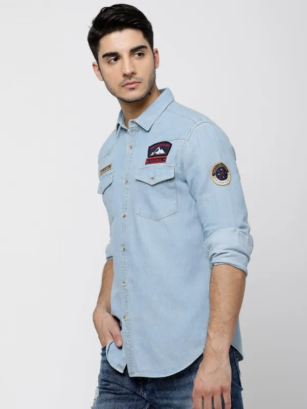  Highlander Men Blue Solid Slim Fit Casual Shirts