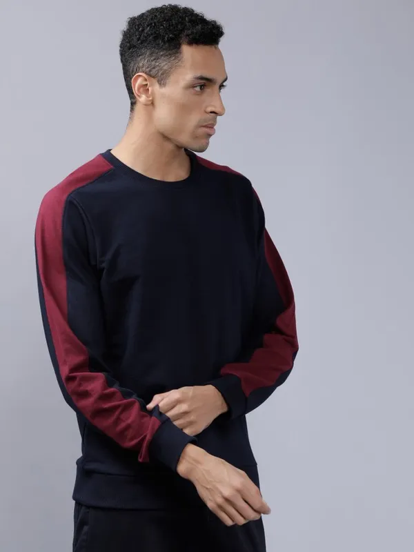  Highlander Men Navy Blue Round Neck Pullover Sweatshirts