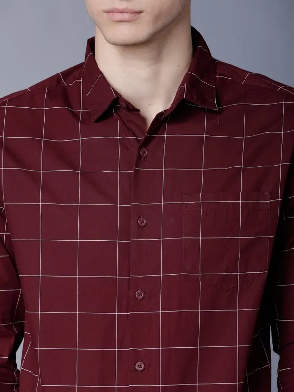  Highlander Men Maroon Checked Slim Fit Casual Shirts