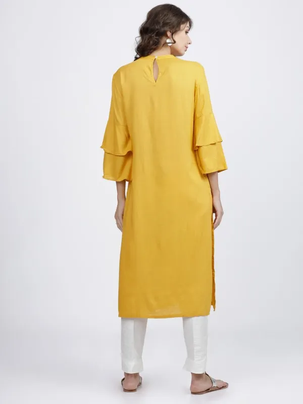  Vishudh Women Mustard Printed Straight Kurtas