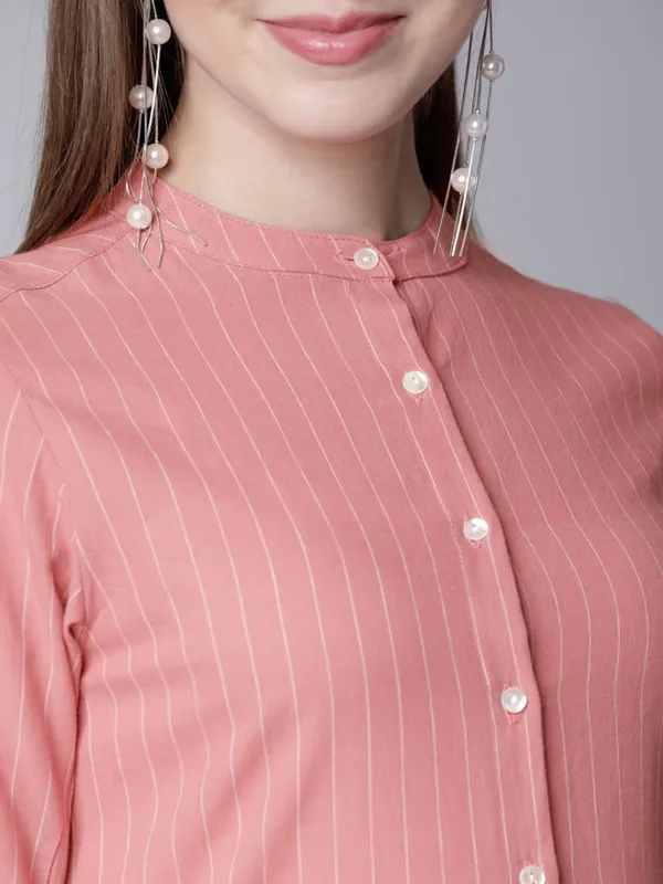  Vishudh Women Pink Striped Kurta Sets