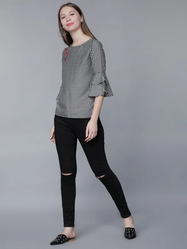  Tokyo Talkies Women Black Checked Regular Tops