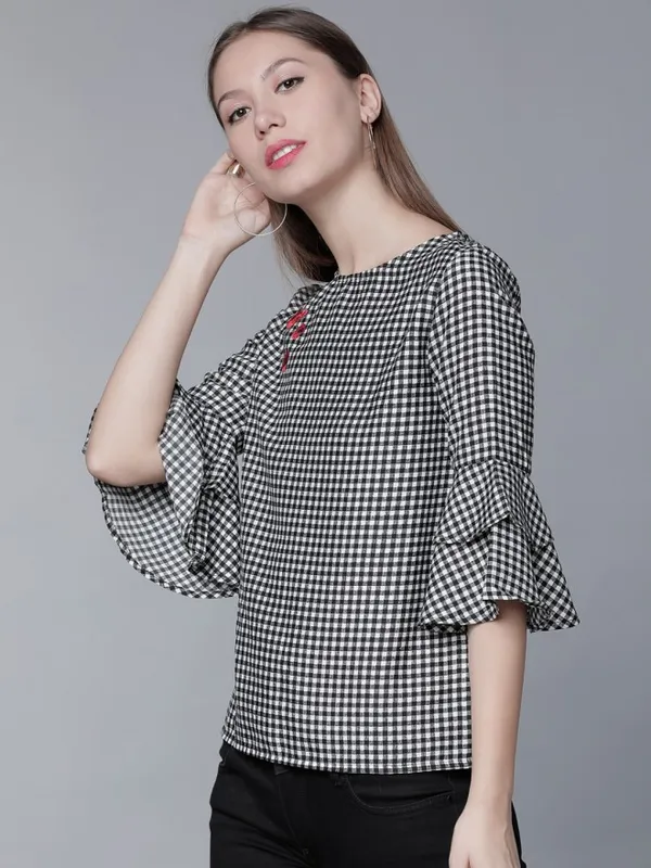  Tokyo Talkies Women Black Checked Regular Tops