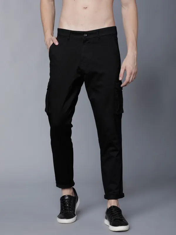  Highlander Men Black Slim Fit Solid Casual Trousers