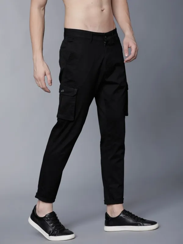  Highlander Men Black Slim Fit Solid Casual Trousers