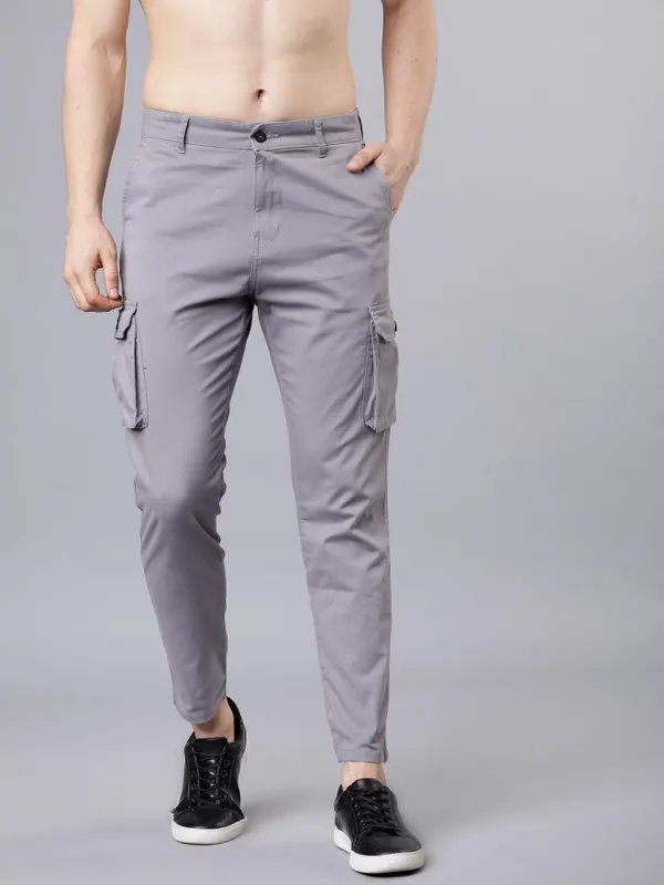  Highlander Men Grey Slim Fit Solid Casual Trousers