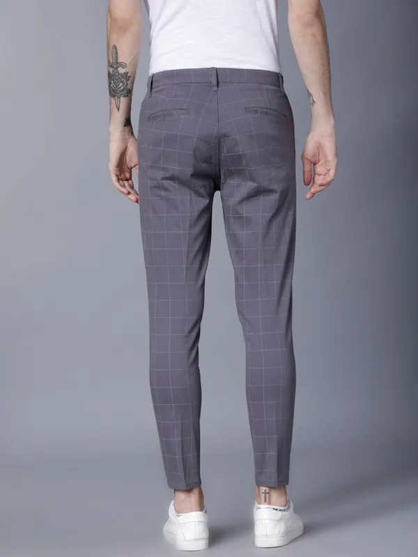  Highlander Men Grey Slim Fit Checked Casual Trousers