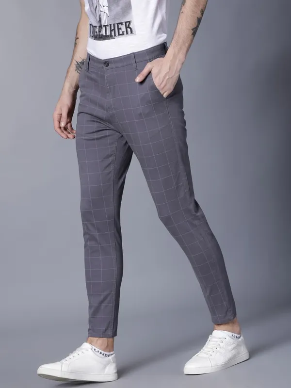  Highlander Men Grey Slim Fit Checked Casual Trousers