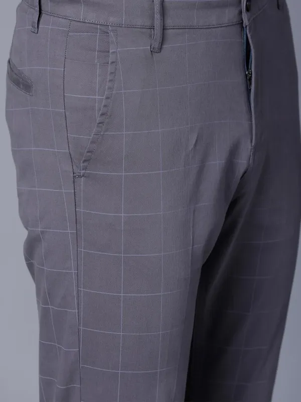  Highlander Men Grey Slim Fit Checked Casual Trousers