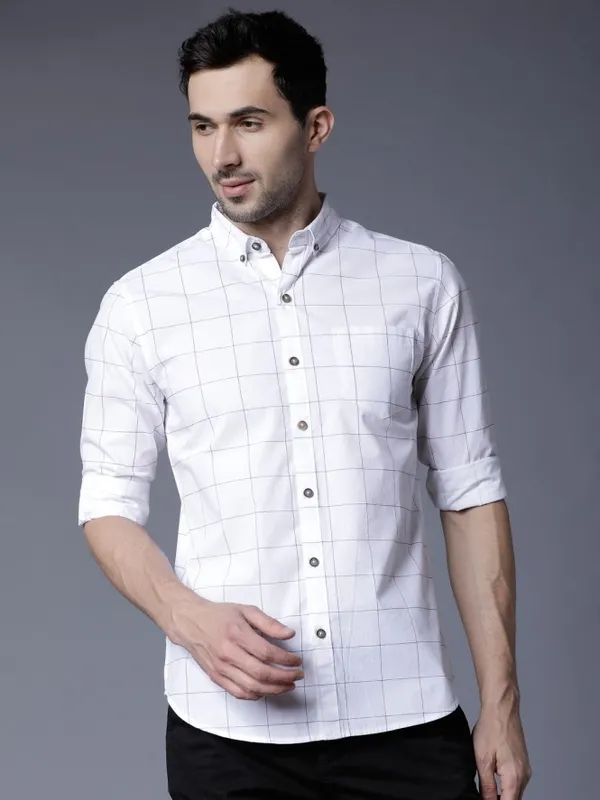  Highlander Men White Checked Slim Fit Casual Shirts