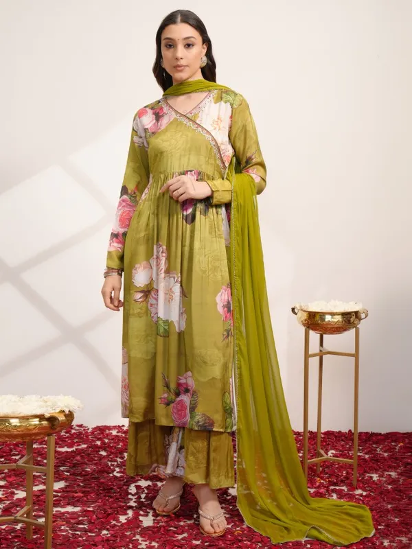  Vishudh Women Green Printed Kurta Sets