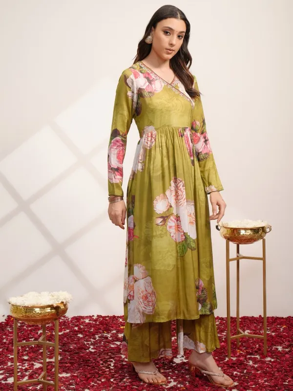  Vishudh Women Green Printed Kurta Sets
