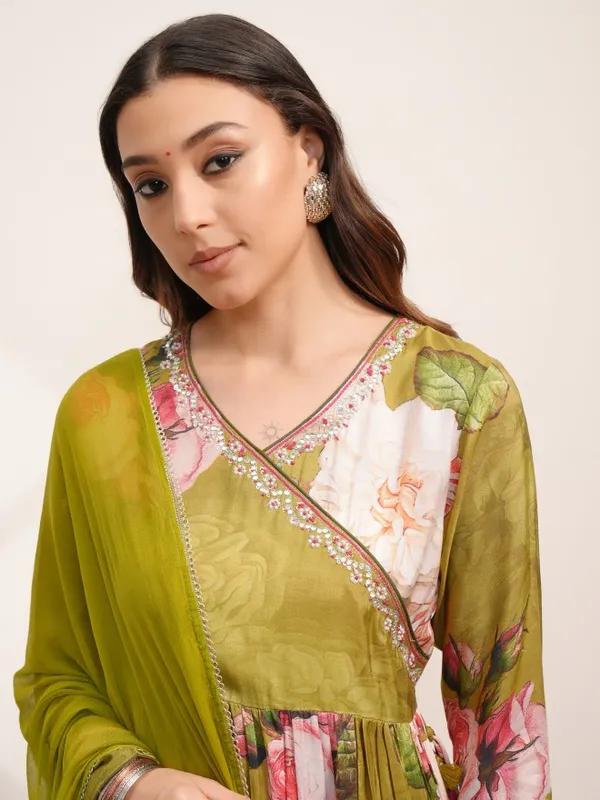  Vishudh Women Green Printed Kurta Sets