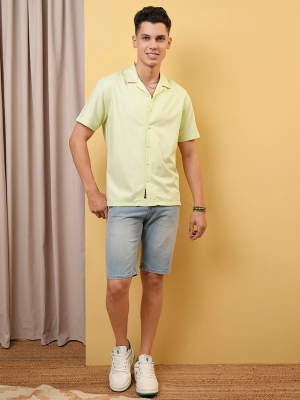 Locomotive Premium Men Light Mint Melange Textured Solid Cuban Collar Relaxed Shirt