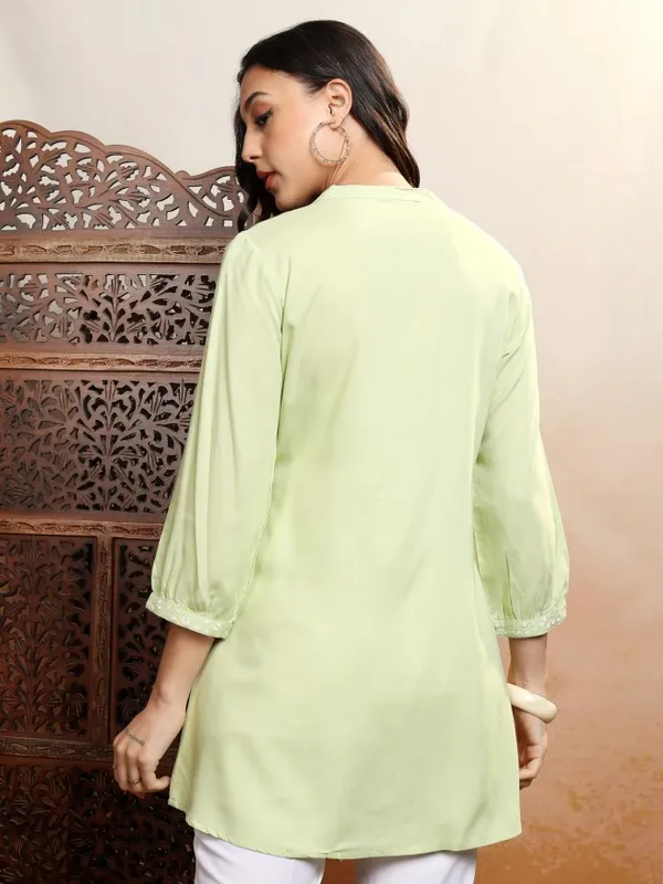 Vishudh Women Green Embroidered Top