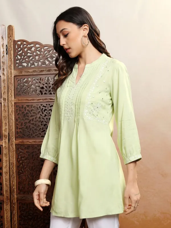 Vishudh Women Green Embroidered Top