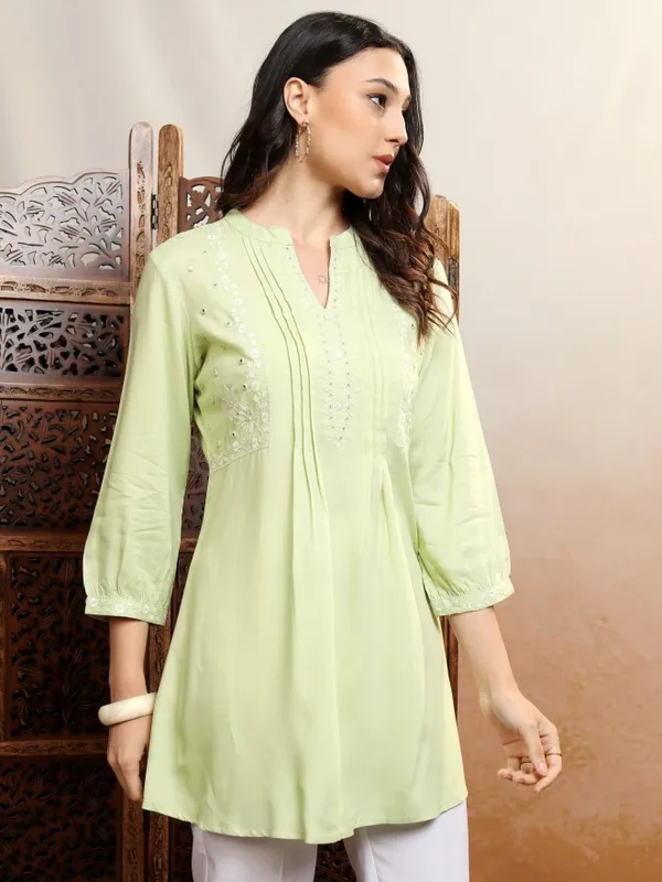 Vishudh Women Green Embroidered Top