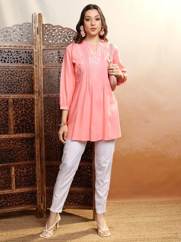 Vishudh Women Pink Embroidered Top