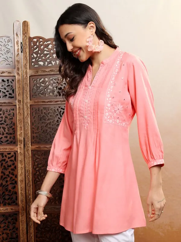Vishudh Women Pink Embroidered Top