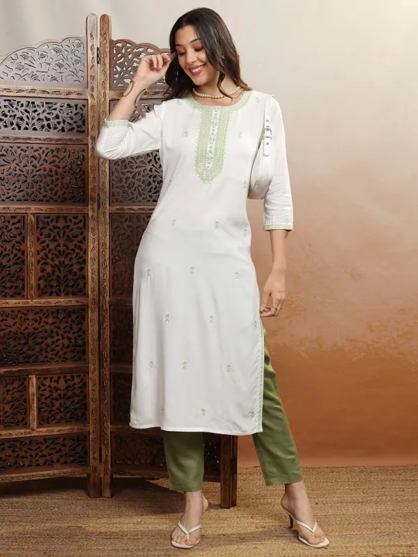 Vishudh Women White Embroidered Straight Kurta
