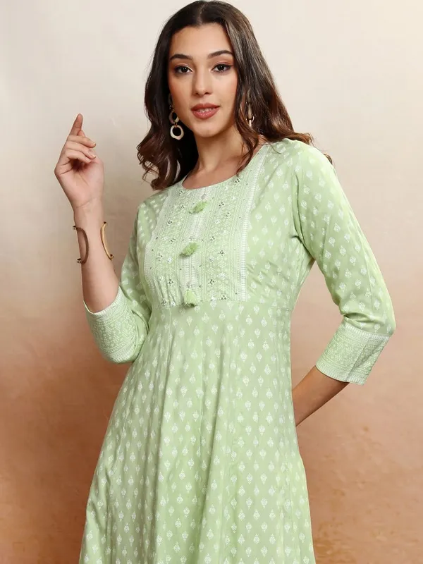 Vishudh Women Green Printed A-Line Dress