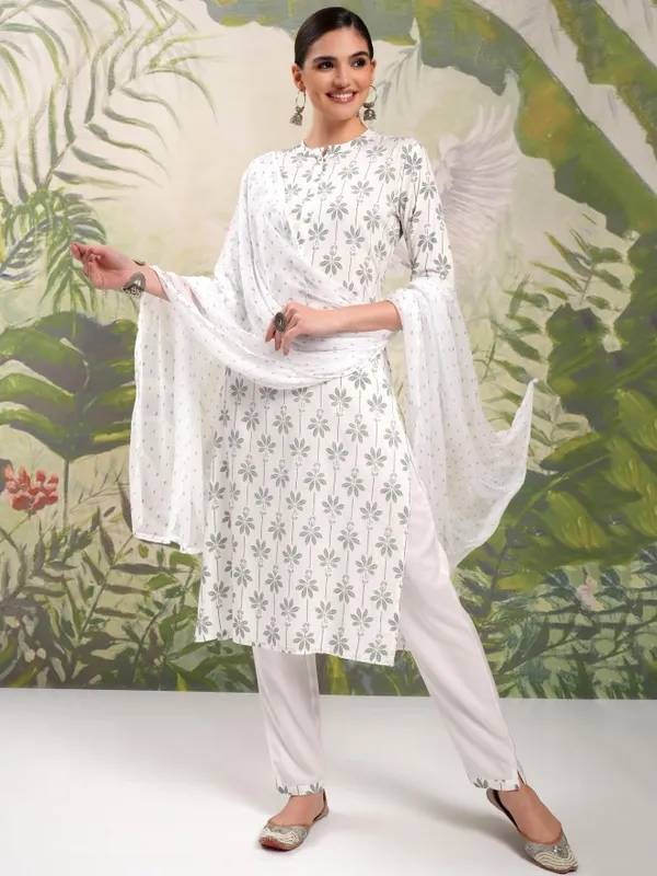 Vishudh Women Green Printed Kurta With Trousers And Dupatta