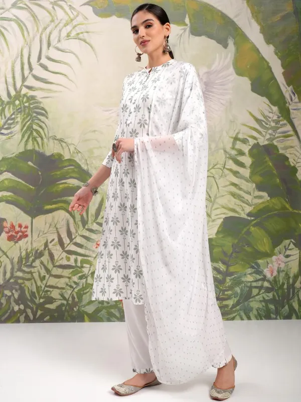 Vishudh Women Green Printed Kurta With Trousers And Dupatta