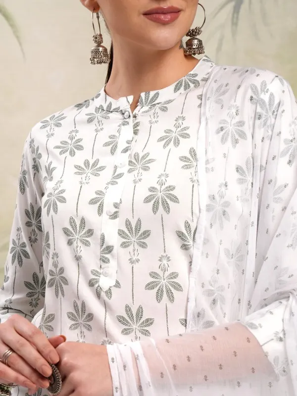 Vishudh Women Green Printed Kurta With Trousers And Dupatta