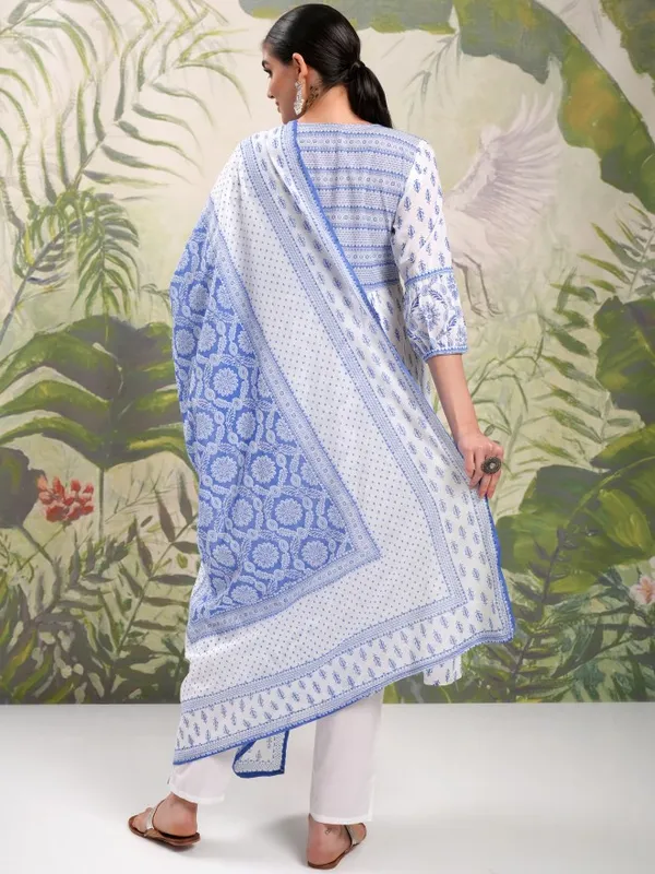 Women Kurta With Trousers & Dupatta