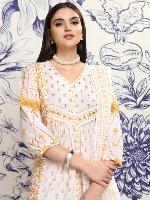 Women Kurta With Trousers & Dupatta