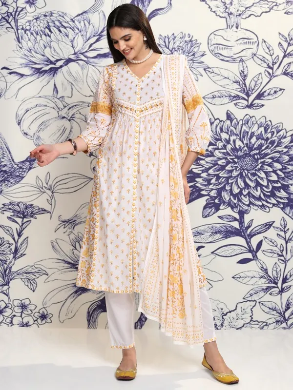 Women Kurta With Trousers & Dupatta