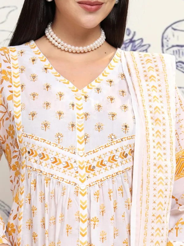 Women Kurta With Trousers & Dupatta