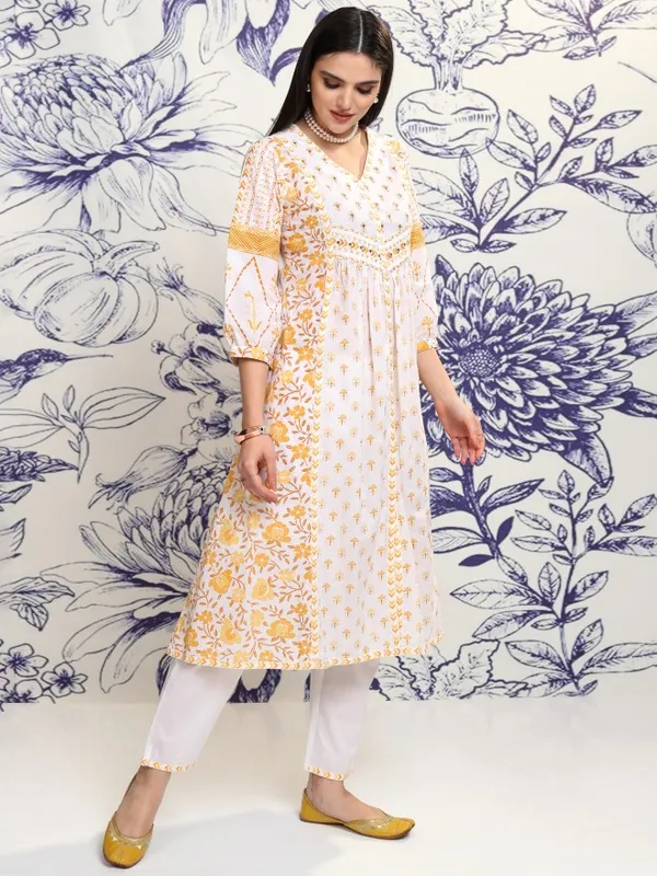 Women Kurta With Trousers & Dupatta