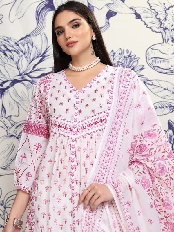Women Kurta With Trousers & Dupatta