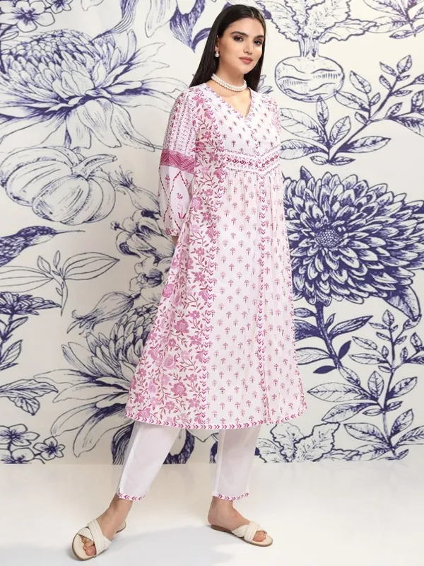 Women Kurta With Trousers & Dupatta