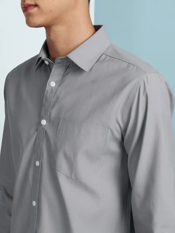 Highlander Men Grey Solid Slim Fit Casual Shirt