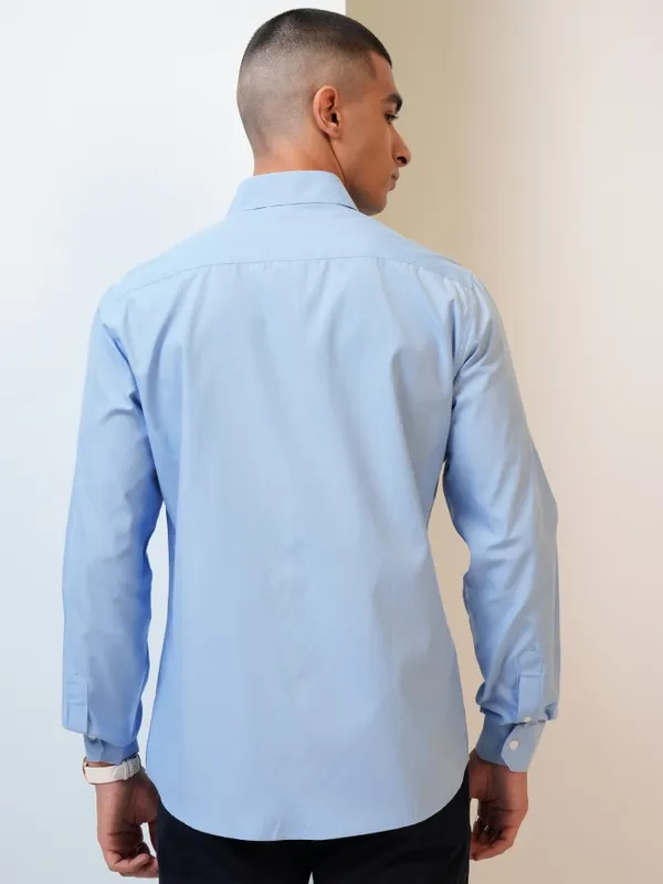 Highlander Men Blue Solid Slim Fit Casual Shirts