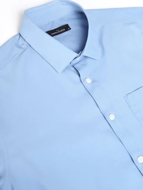 Highlander Men Blue Solid Slim Fit Casual Shirt